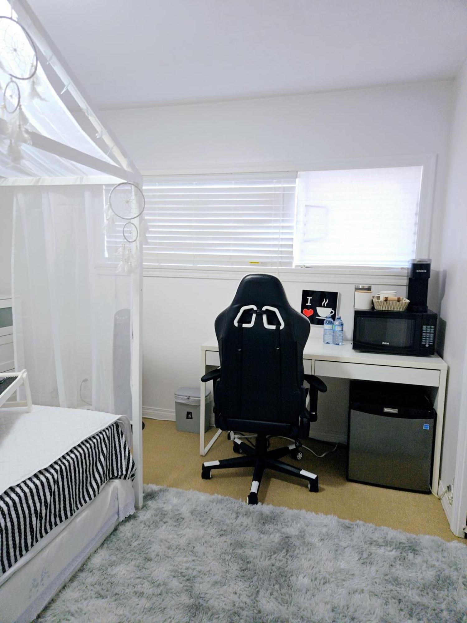 Lovely Cozy Room! With Attached Private Bath In The Heart Of Vancouver! Private Parking & Self Check-In! المظهر الخارجي الصورة